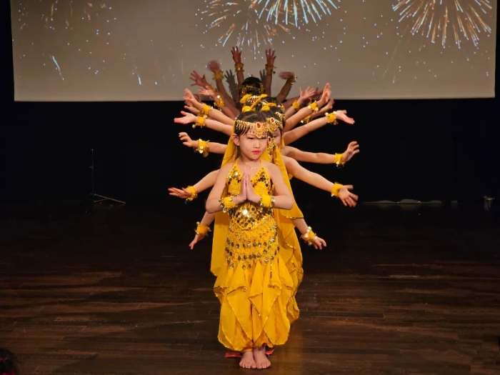 舞蹈《千手觀音》。中國駐瑞典大使館供圖。