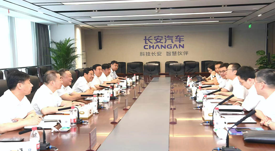 張濤帶隊(duì)赴重慶對(duì)接洽談項(xiàng)目。 白永民攝