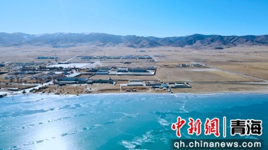 圖為冬日青海湖。李江寧攝