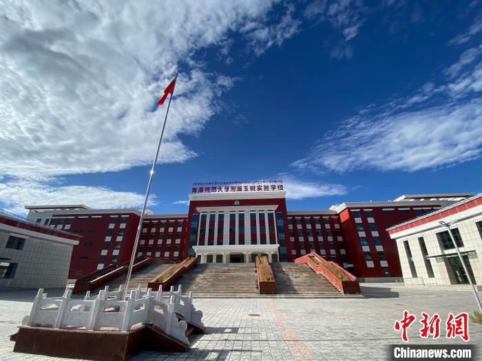 瀾滄江畔開出“教育格?；ā保含F(xiàn)代教育和生態(tài)教育并重