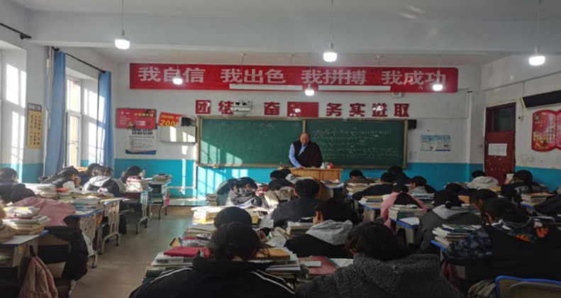 青?，斍撸寒惖剞k班讓孩子享受優(yōu)質(zhì)教育
