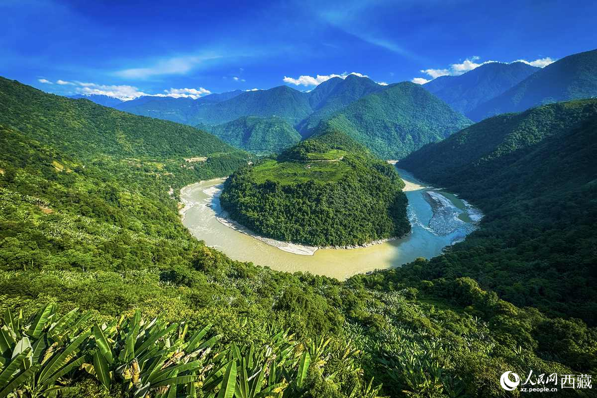 無(wú)人機(jī)航拍墨脫縣果果塘大拐彎。人民網(wǎng)記者 次仁羅布攝